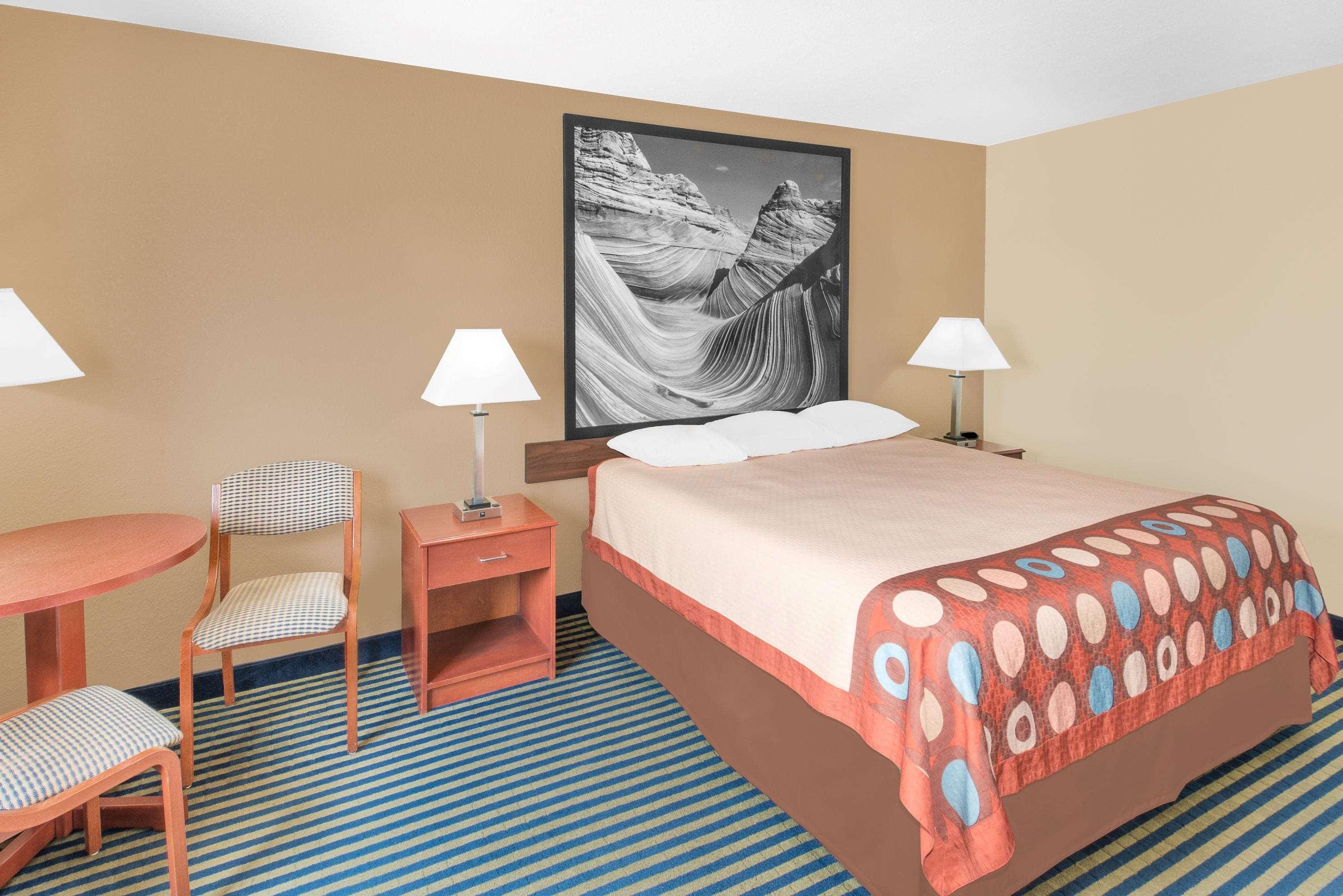 Super 8 By Wyndham Marshalltown Exterior foto