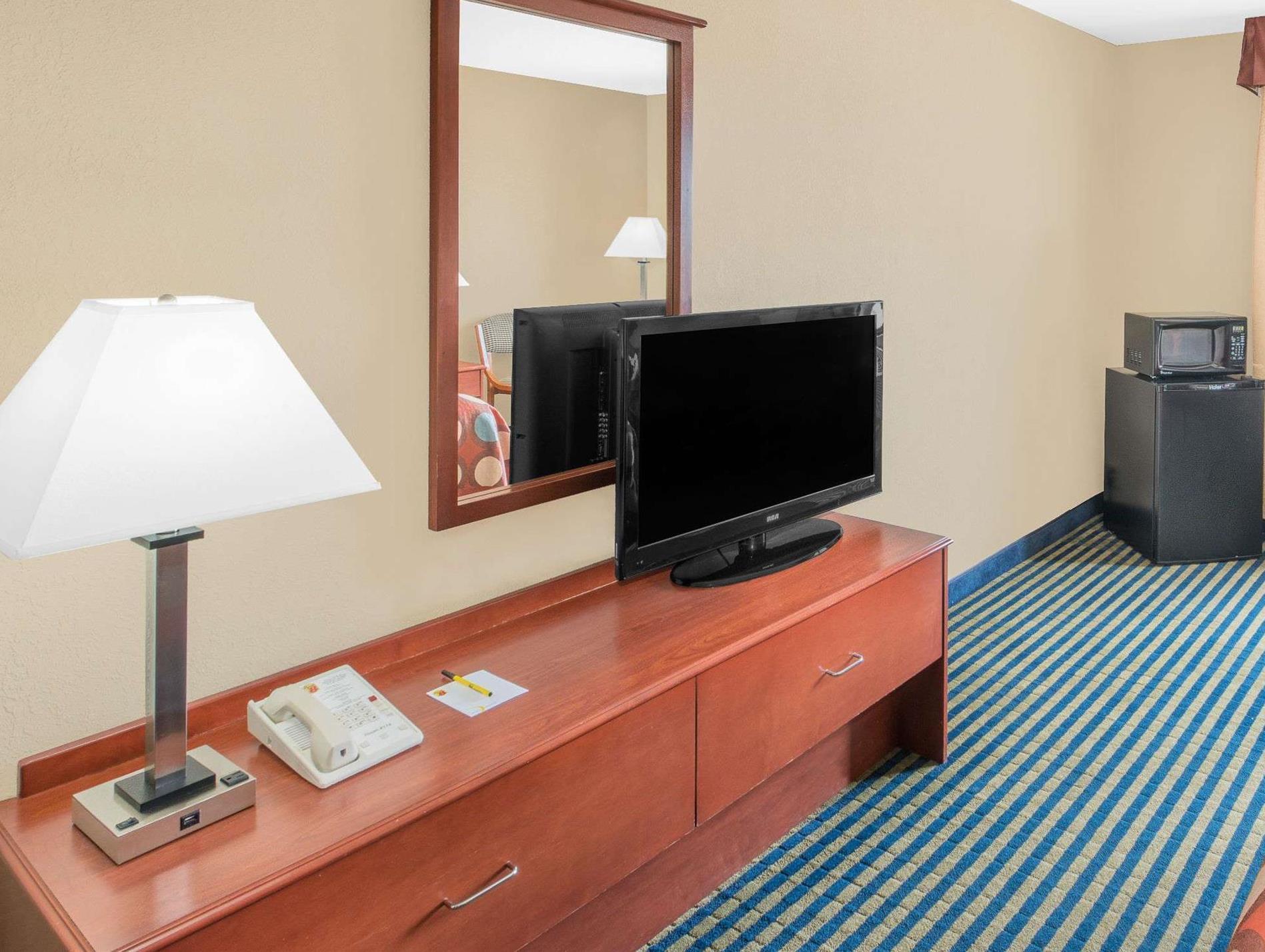Super 8 By Wyndham Marshalltown Exterior foto